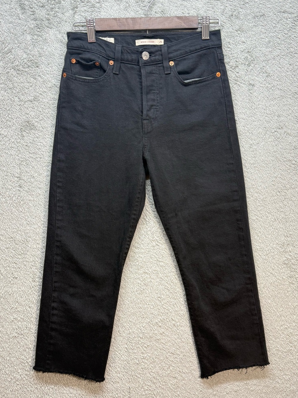Levi's Premium Wedgie Straight Leg Jeans Black Raw Hem Size 25
